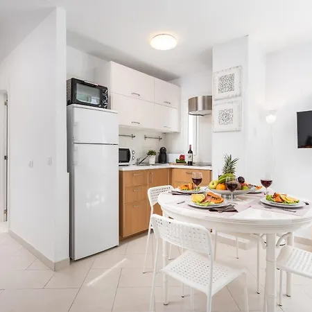 Gorgeous View 2 Bedroom Americas *