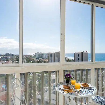 Gorgeous View 2 Bedroom Americas Apartment